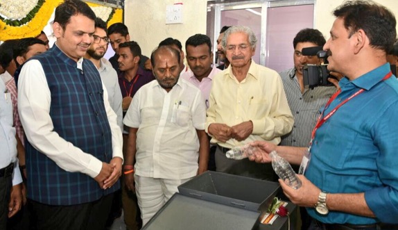 CM inaugurates plastic bottles disposal unit at Mantralaya, to tackle 2000 waste bottles every day