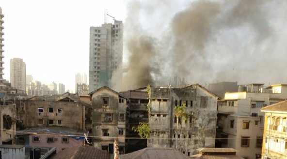 Fire breaks out at garment godown in Dabholkar Wadi, Kalbadevi