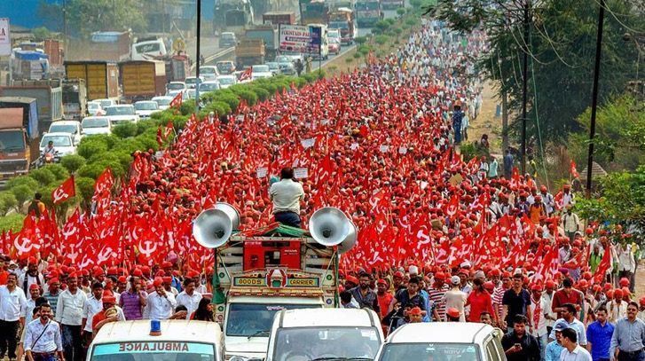 In Pics: 50,000 farmers reach Mumbai, to press for demands without inconveniencing Mumbaikars