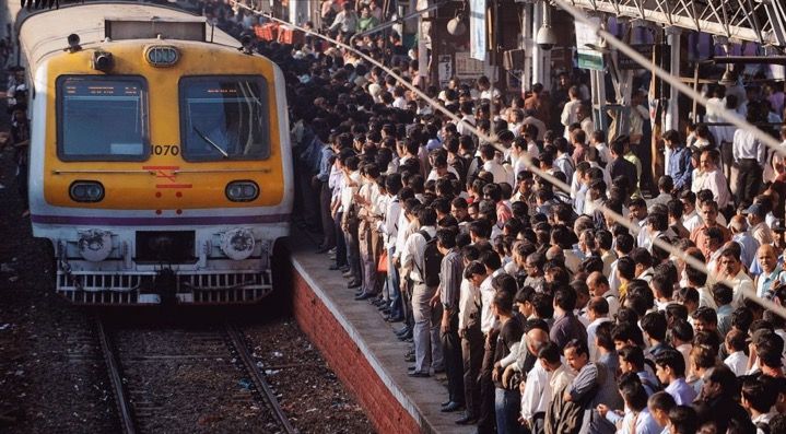 Railways loses Rs 3.9 crore everyday by running Mumbai locals
