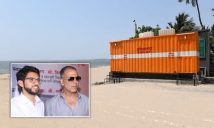 Akshay Kumar, Aaditya Thackeray sponsor mobile toilet near Juhu Beach