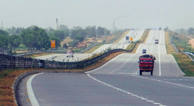 Delhi-Mumbai expressway to be ready by 2021, cut down travel time by 50%