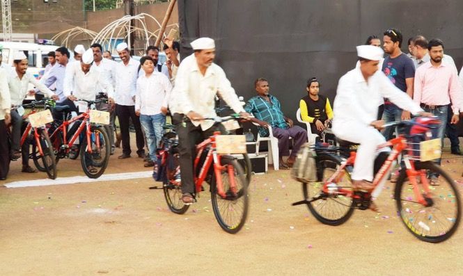Mumbai's dabbawalas get 5 e-cycles from Sena's Aaditya Thackeray, 20 more in the offing 2