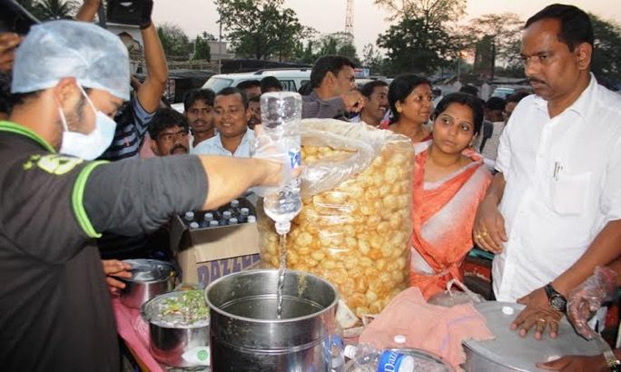 Mumbai's street hawkers start receiving free training on healthy, hygienic cooking