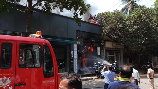 Video: Fire breaks out at showroom in Laxmi Industrial Estate, Andheri