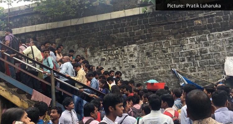 In Pics: Major chaos at Lower Parel after bridge closure, possibility of stampede looms 3