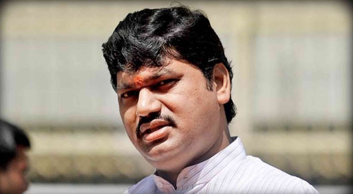 Attach NCP leader Dhananjay Munde's personal properties in loan default case: Maha Court