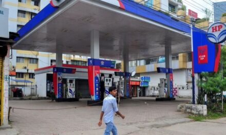 Maharashtra will lose 6 crore per day if it slashes petrol, diesel price by Re 1