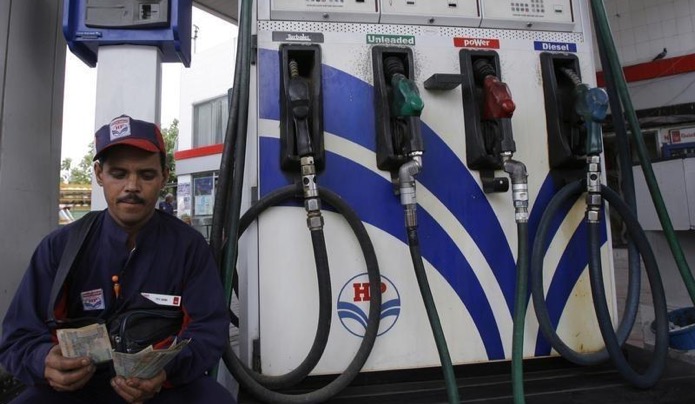 Petrol reaches 89.54 in Mumbai, crosses 90-mark in 11 Maharashtra cities