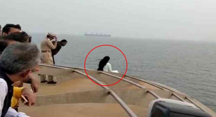 Video of CM's wife Amruta Fadnavis ignoring security instructions, risking life for 'selfie' goes viral