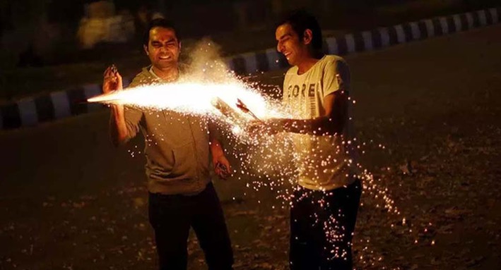 2 booked, 7 detained for bursting firecrackers beyond 10 pm deadline in Mumbai