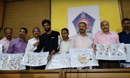 4 arrested for stealing ornaments worth 1.3 crore from jewellery firm employee in Lower Parel