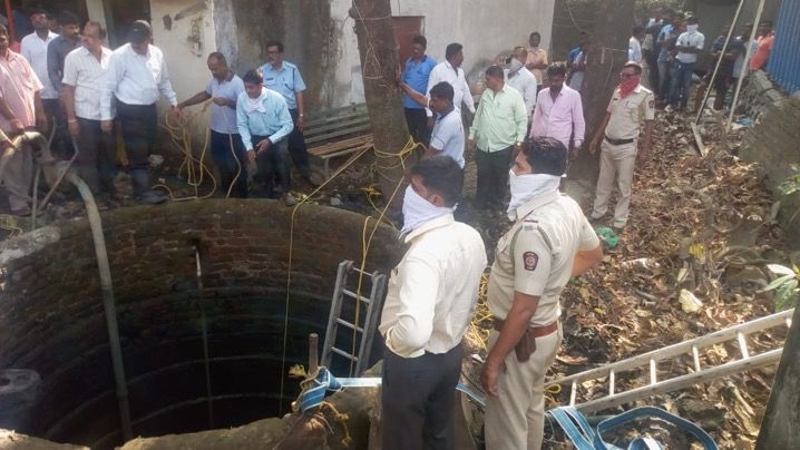5 drown in well at Lokgram in Kalyan, 2 of them were firemen engaged in rescue ops 1
