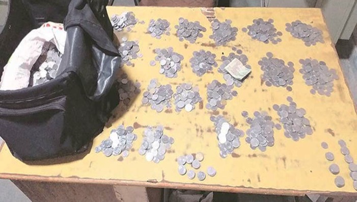 3 arrested for stealing 16,7000 one rupee coins from Dena Bank's Matunga branch
