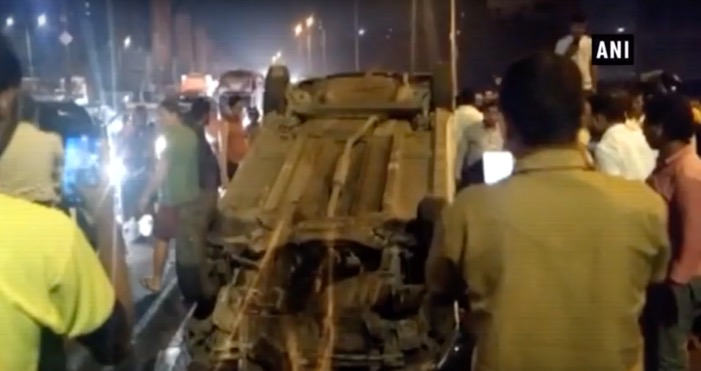 3 injured after Ola cab overturns on WEH near Jogeshwari