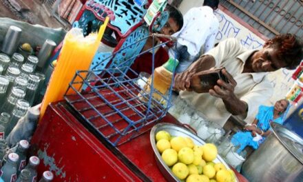 After Kurla incident, CR bans sale of lemon juice across all stations