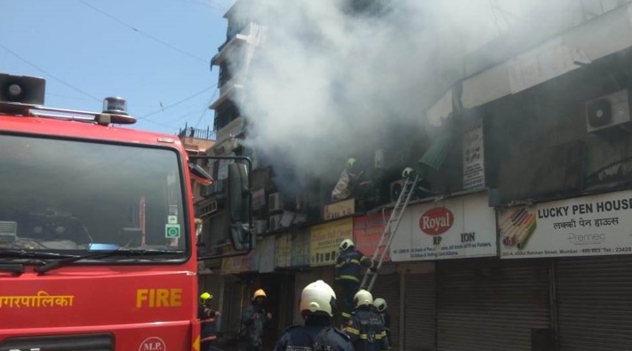 Video: Fire breaks out at Crawford Market