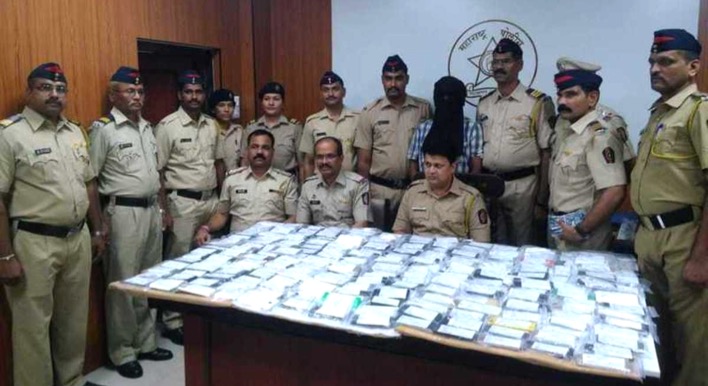 Dadar railway police recovers 217 stolen handsets from mobile thief’s house in Nalasopara