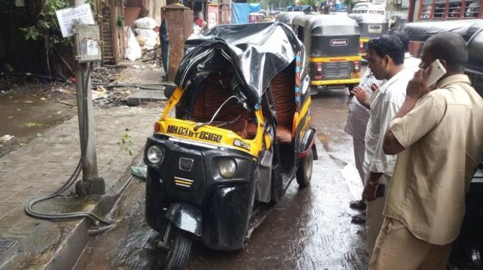 Tree falls on auto in Mulund: One dead, one injured