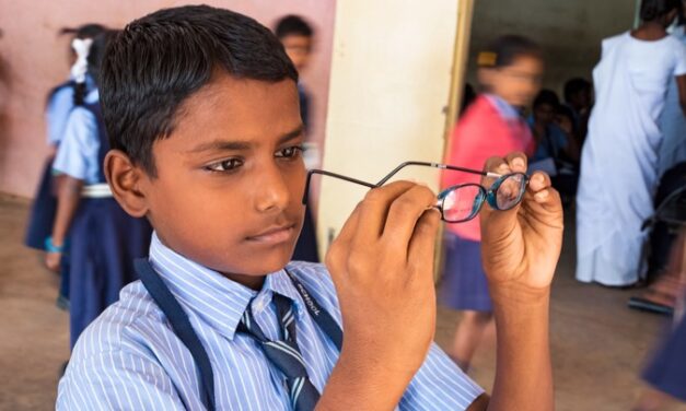 Maharashtra government to provide free spectacles to school kids