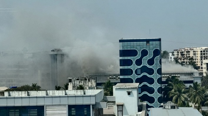 Major fire breaks out at Rolta Company building in Andheri MIDC