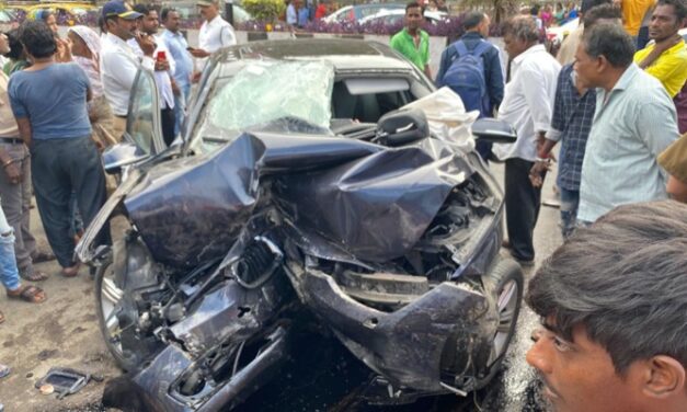 Speeding BMW crashes into divider at Worli: Infant girl, 2 women die on spot