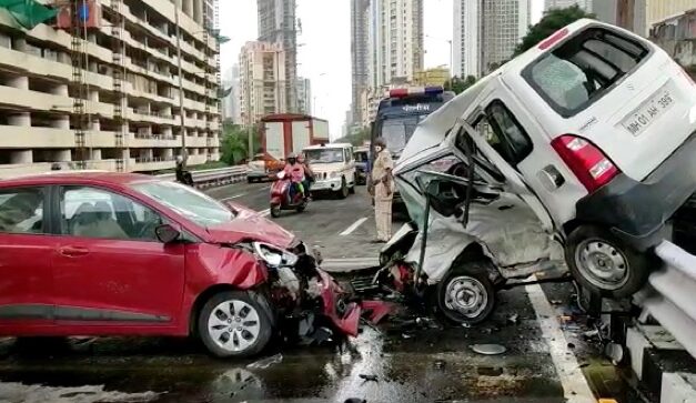 18-yr-old dead, 2 injured in back to back mishaps at Lower Parel bridge