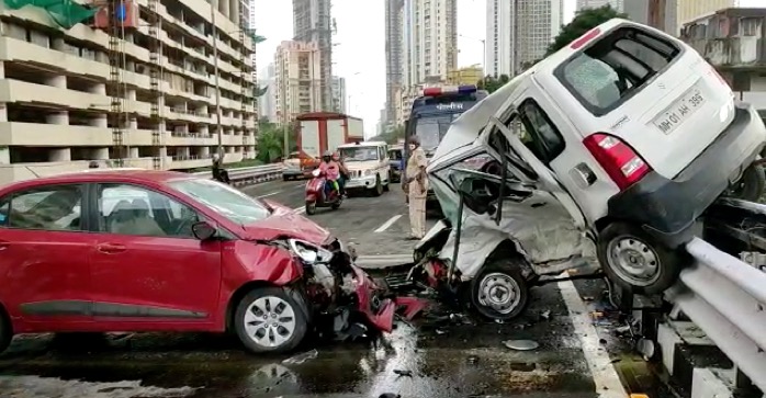 18-yr-old dead, 2 injured in back to back mishaps at Lower Parel bridge
